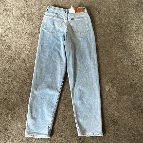 LEE High Rise Stella Tapered Jean with embroidered HEART PATCH - Picture 9 of 10